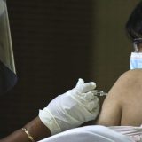 Abu Dabi zatvara javna mesta za nevakcinisane 2