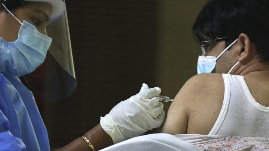 Abu Dabi zatvara javna mesta za nevakcinisane 1