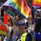 Hiljade ljudi u Varšavi na "Paradi ponosa" (FOTO) 8