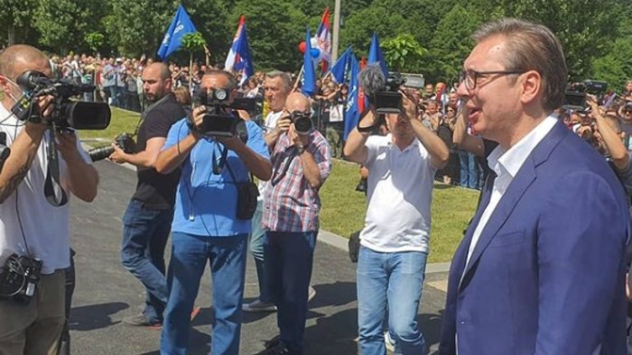 Vučić: Normalna, pristojna Srbija se ne boji Jeremićevih batinaša 1