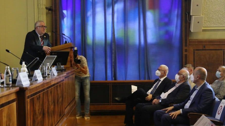 Kostić (SANU): Pobeda nad koronom prilično daleko 1