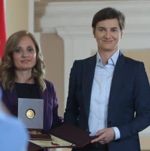 Predsednici Vlade Srbije uručena Vidovdanska nagrada 2