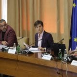 Referendumom "protiv" vanrednih izbora? 4