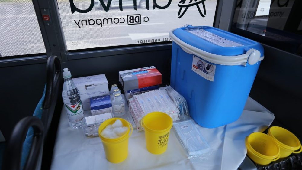 Autobus za vakcinaciju u Kragujevcu danas i sutra na Trgu 1
