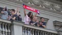 Aplauzi i ovacije za srpske košarkašice na dočeku ispred Starog dvora (FOTO) 5