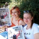 Novinari i urednici Danasa delili rođendanski broj na ulicama više gradova (FOTO) 14