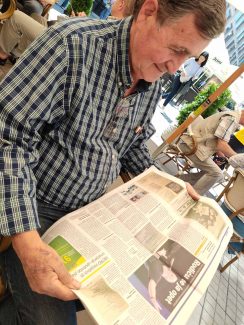 Novine, list Danas, ZOrica Miladinović Novinari i urednici Danasa delili rođendanski broj na ulicama više gradova (FOTO) 6