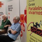 Koraksova izložba “Paralelna stvarnost” u Novom Sadu: Precizna hronika bešćašća 5