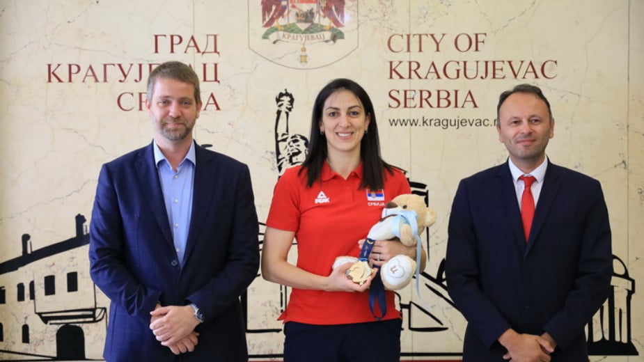 Prijem za Jelenu Bruks u rodnom Kragujevcu 1