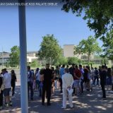 MUP zabranio roditeljima da podrže decu 10