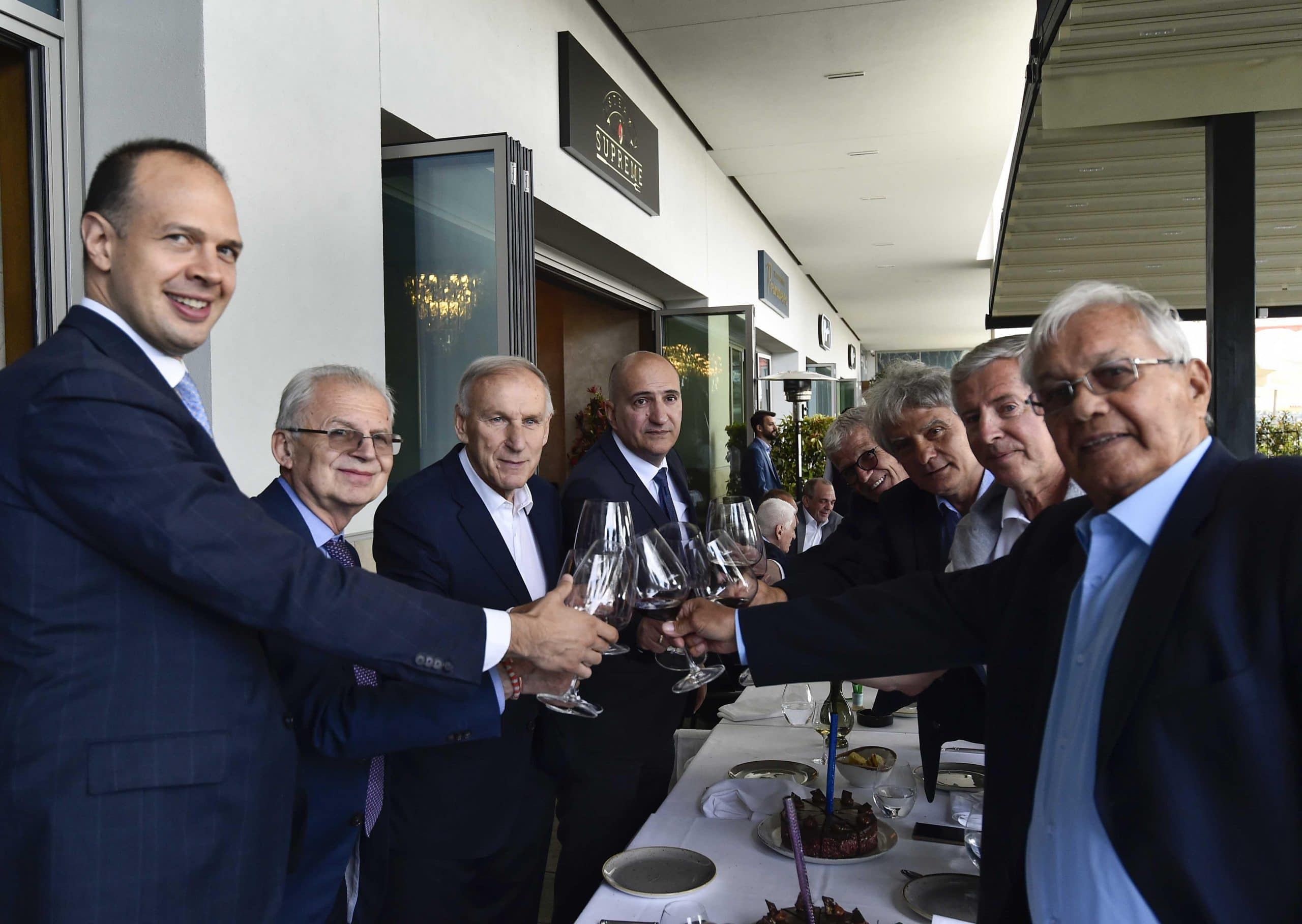 Džajić proslavio 75. rođendan u restoranu Supreme Steak u Galeriji 1