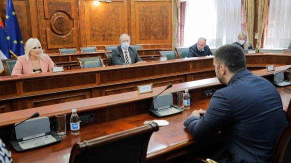 Mihajlović sa direktorom Apatinske pivare: Važne investicije u obnovljive izvore energije 1