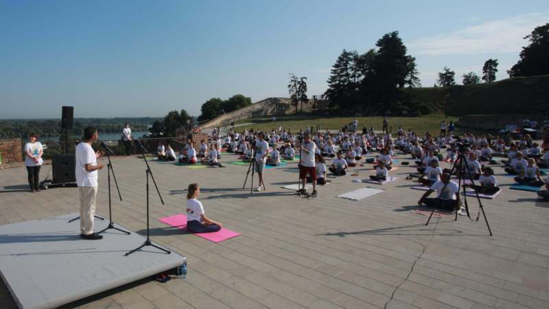 Međunarodni dan joge proslavljen na Kalemegdanu 1