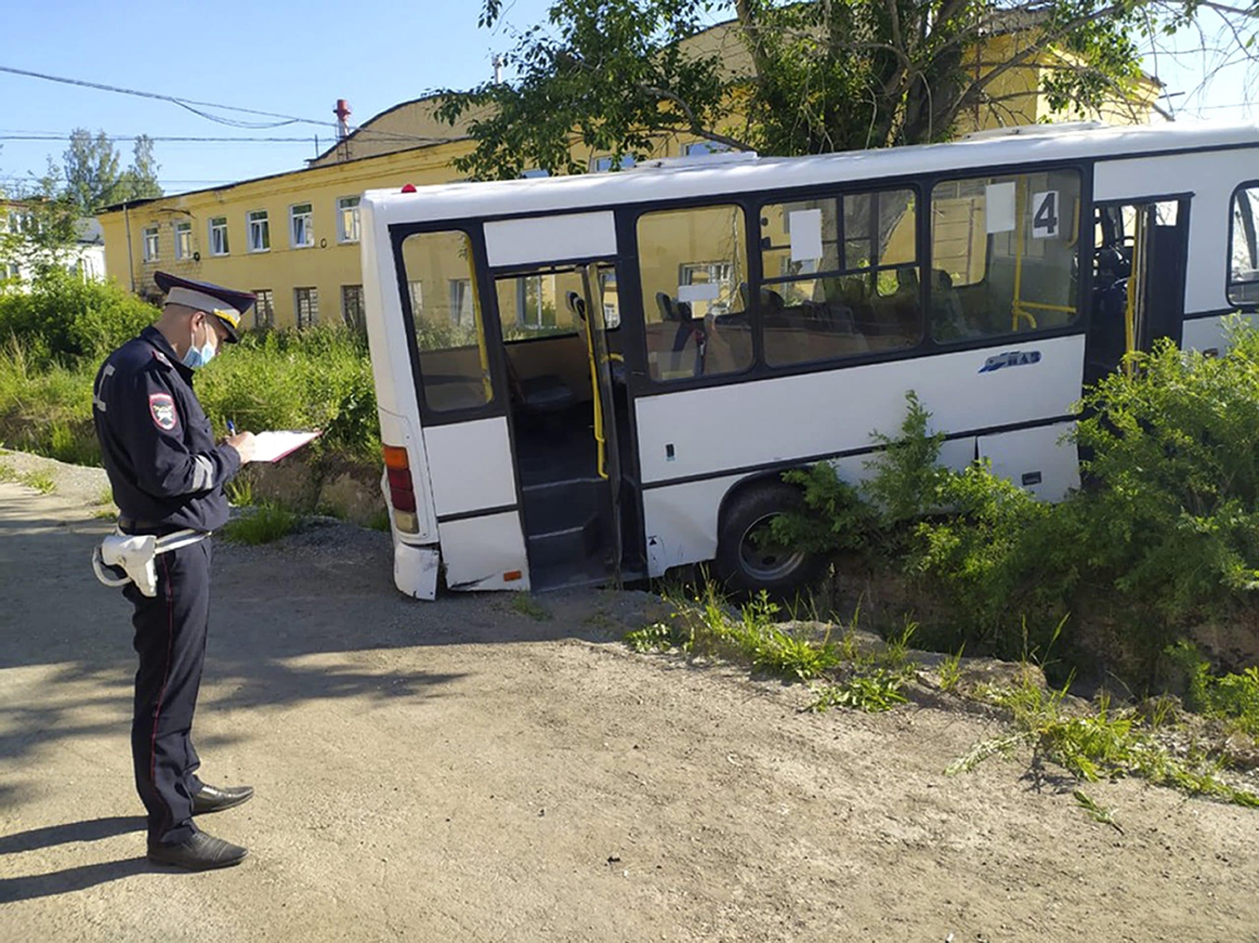 U Rusiji 20 mrtvih i povređenih u udesu autobusa, otkazale kočnice 1
