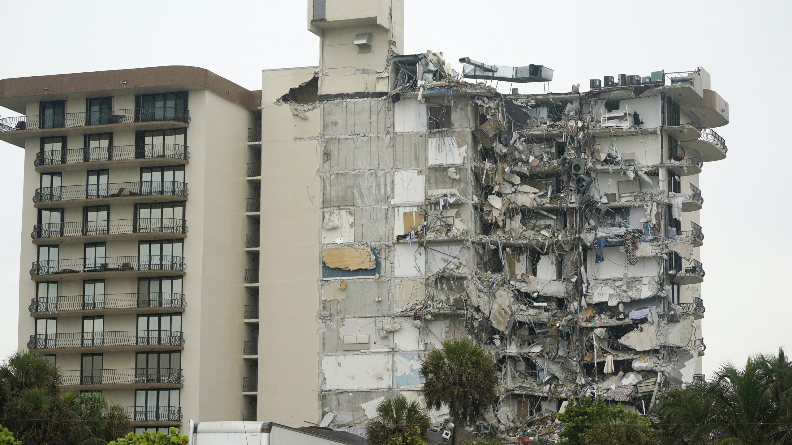 Desetine nestale u rušenju dela zgrade na Floridi 1