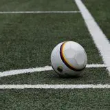 Fudbaler u Obali Slonovače preminuo pošto se tokom meča srušio na teren 9