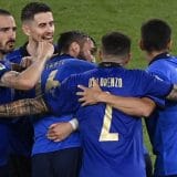 Italija u osmini finala Evropskog prvenstva, Lokateli dvostruki strelac 15