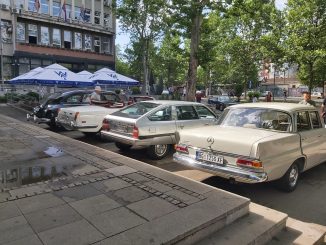 izlozba oldtajmera na Zvezdari Izložba oldtajmera na platou ispred beogradske opštine Zvezdara (FOTO) 2