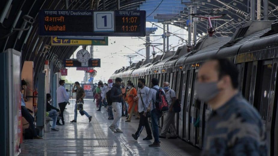 Nju Delhi i Mumbaj ublažavaju mere ograničenja 1