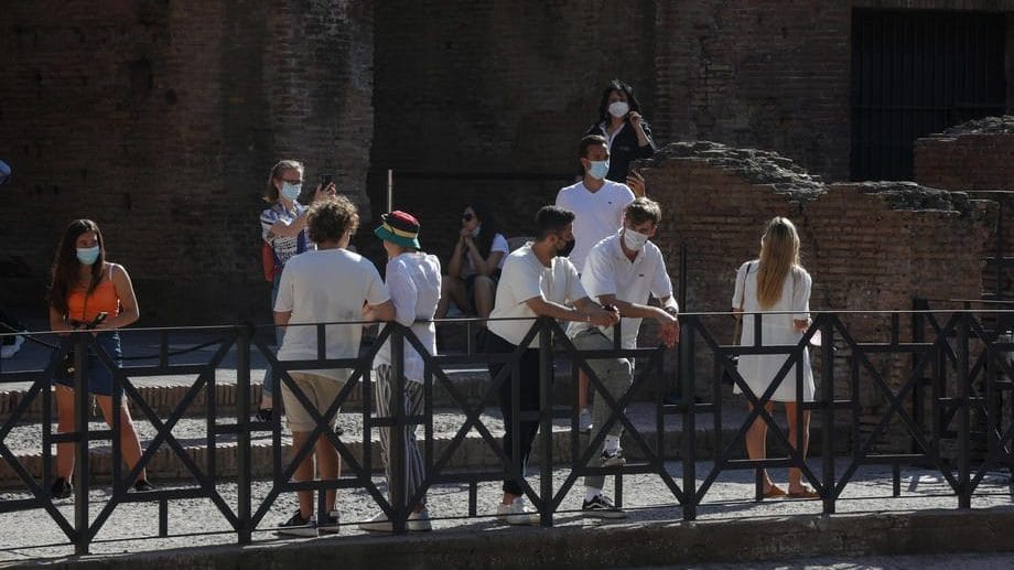 U Italiji obavezan petodnevni karantin za nevakcinisane posetioce iz ostalih zemalja EU 1