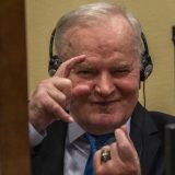 Uništeno nekoliko grafita podrške Ratku Mladiću u Novom Sadu 1