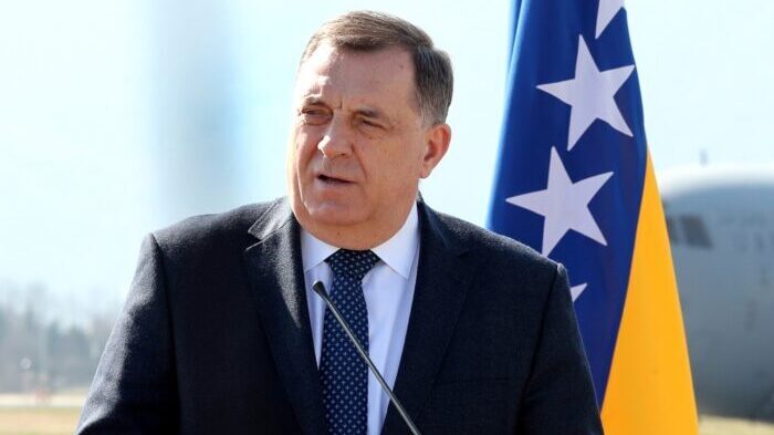 Portali: Dodik ide na sastanak članova Predsedništva BiH s novim Visokim predstavnikom Šmitom 1