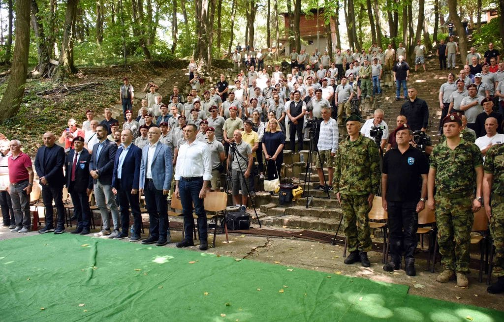 Vulin u ime Vučića čestitao veteranima 63. padobranske brigade praznik, Stefanović nije prisustvovao 4