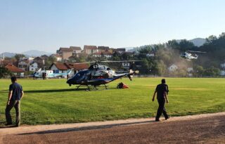 Pripadnici MUP-a Srbije pomažu u gašenju požara na planini Stolac iznad Višegrada 4