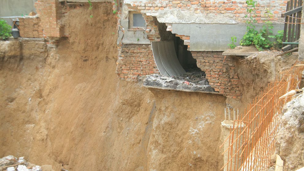 Vlast žmuri dok investitori "kradu" spratove 1