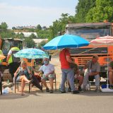 Goloruki protiv obezbeđenja, bagera i kamiona 2