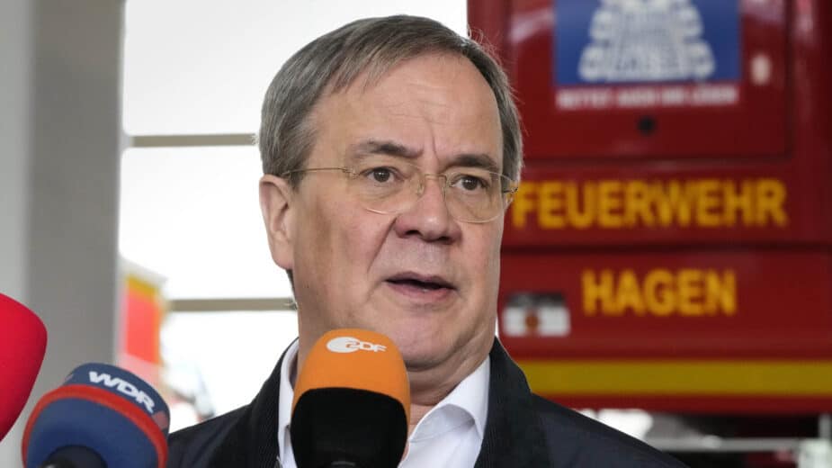 Kandidat za kancelara Nemačke se izvinio zbog smeha tokom posete poplavljenim područjima 1