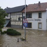 U poplavama u Nemačkoj i Belgiji nastradalo najmanje 90 osoba, traga se za hiljadu ljudi (FOTO) 12