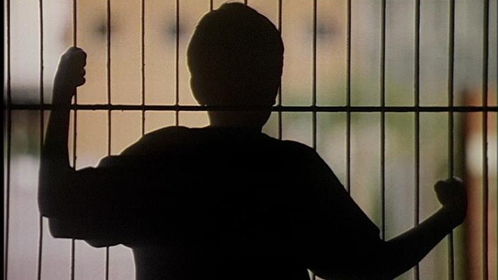 Srbija i deca: „Sistemsko zlostavljanje" u domovima za decu i mlade sa smetnjama u razvoju - „neću stati dok ne proverim svaku tvrdnju", kaže ministarka 1 dečak