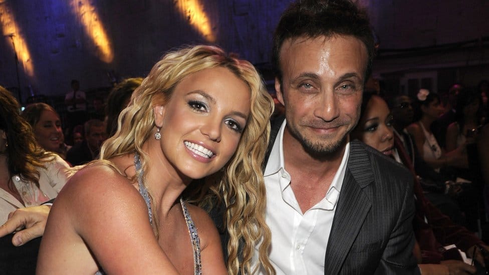 Muzika i slučaj Britni Spirs: Menadžer se povlači jer mu je „nagovestila da završava karijeru" 1 Britney Spears and Larry Rudolph