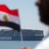 Suecki kanal i plovidba: Brod Ever Given zbog kojeg je stala svetska trgovina digao sidro 7