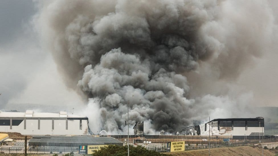 Zapaljena zgrada - Umhlanga, severno od Durbana