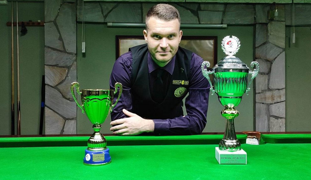 Sport koji se igra samo u prsluku i sa leptir mašnom 1