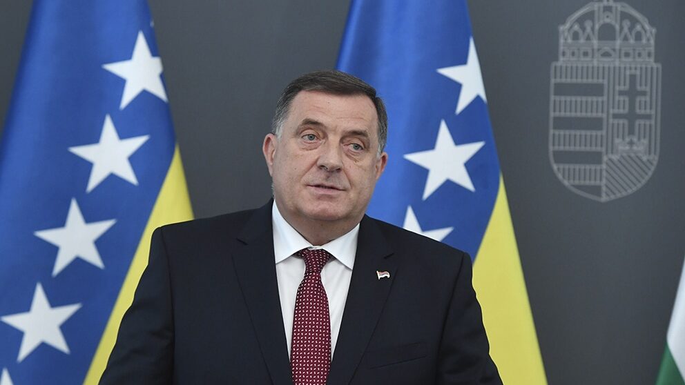 Dodik obećao zaštitu policije Srpske građanima optuženim za negiranje genocida 1
