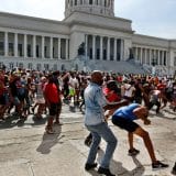 Uhapšeno više od sto ljudi širom Kube 13