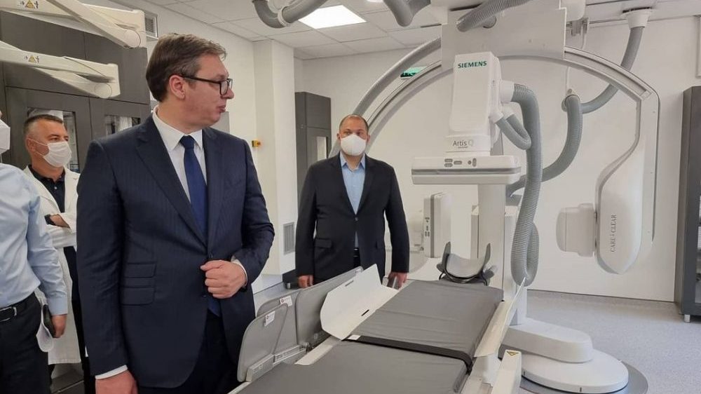 Vučić najavio dodatne mašine i opremu za medicinske ustanove do kraja godine 1