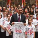 Predsednik razgovarao sa polaznicima kampa "Srbija te zove" 1