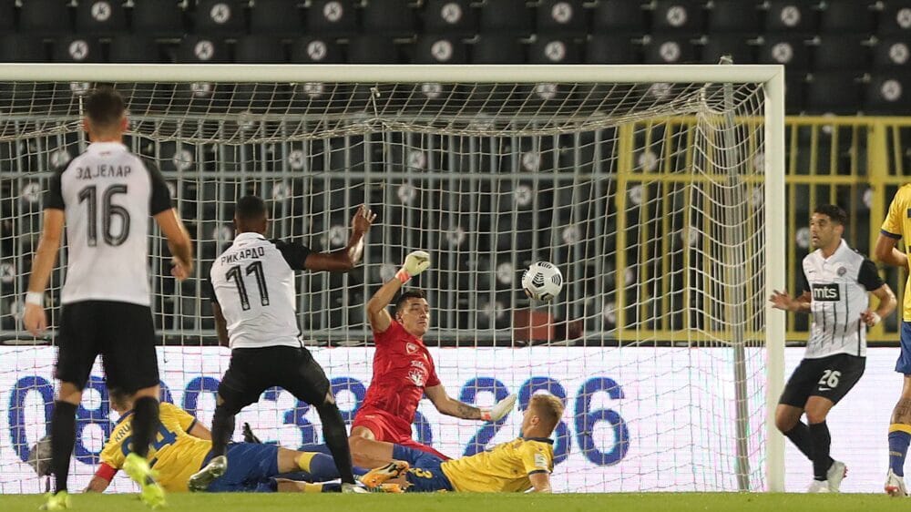 Gol Markovića za minimalnu pobedu Partizana, intervenisala žandarmerija zbog obračuna navijača 1