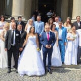 Kolektivno venčanje održano ispred Starog dvora, venčalo se 30-ak parova 10
