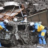 U Japanu nastavljena potraga za nestalima u klizištu, dve osobe stradale 14