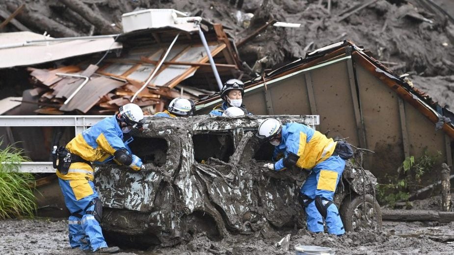 U Japanu nastavljena potraga za nestalima u klizištu, dve osobe stradale 1