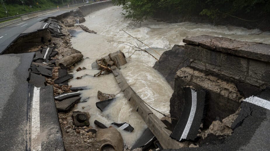 Novi bilans: U poplavama u Nemačkoj stradalo 165 osoba 1