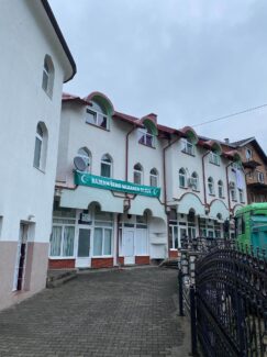 Baneri sa bajramskom čestitkom ponovo postavljeni u Srebrenici 5