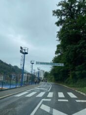 Baneri sa bajramskom čestitkom ponovo postavljeni u Srebrenici 3