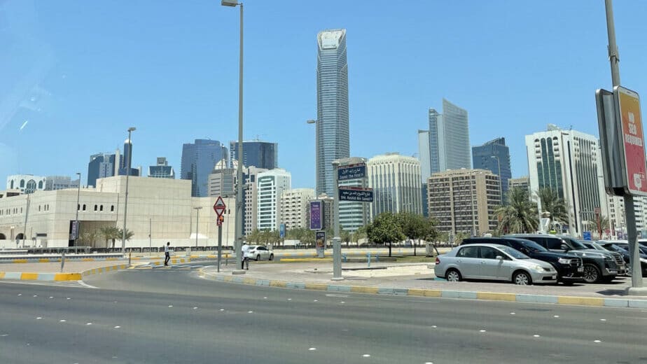 UAE neće dozvoliti ulaz nevakcinisanim građanima 1