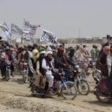 Avganistanski vojnici beže u Pakistan, Vlada Avganistana demantuje 6